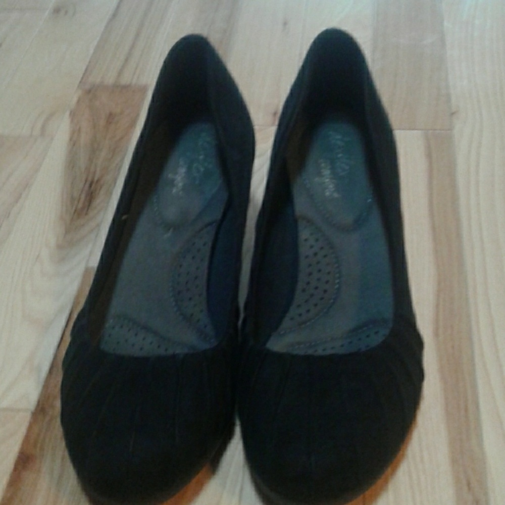 Black Heels by Dexflex Comfort